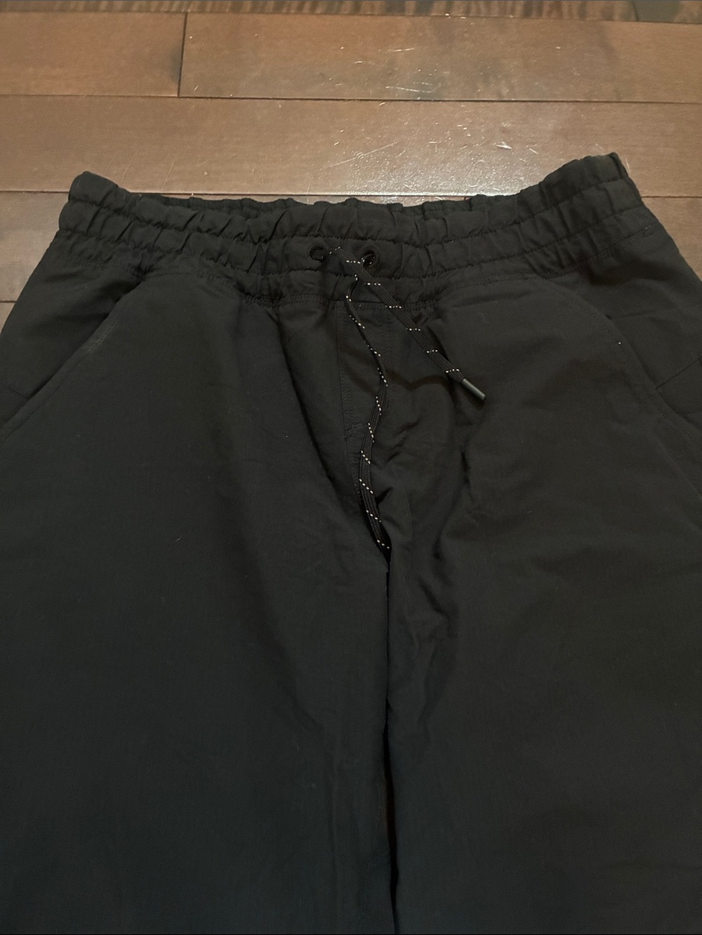MEC Woman’s Jogger/ Hiking Pants - Picture 3 of 9